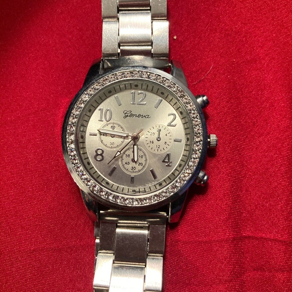 Geneva Watch - Picture 3 of 3